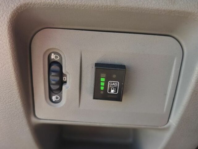 Червоний Рено Сімбол (Талія), об'ємом двигуна 1.1 л та пробігом 232 тис. км за 4700 $, фото 5 на Automoto.ua