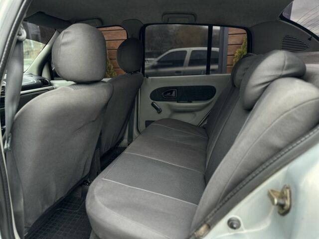 Рено Симбол (Талия) 2003 в Львове на Automoto.ua Серый Рено Симбол (Талия), объемом двигателя 1.4 л и пробегом 239 тыс. км за 4100 $, фото 23 на Automoto.ua