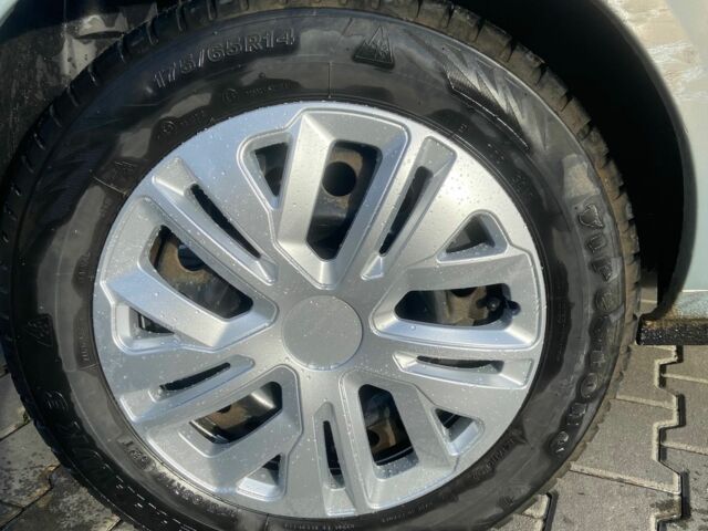 Сірий Рено Сімбол (Талія), об'ємом двигуна 1.4 л та пробігом 104 тис. км за 1950 $, фото 4 на Automoto.ua