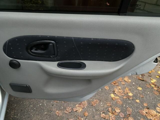 Серый Рено Симбол (Талия), объемом двигателя 1.4 л и пробегом 150 тыс. км за 3000 $, фото 19 на Automoto.ua