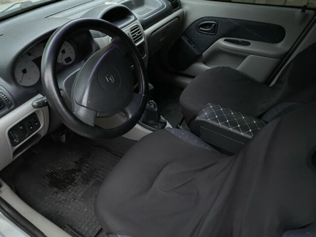 Серый Рено Симбол (Талия), объемом двигателя 1.4 л и пробегом 150 тыс. км за 3000 $, фото 15 на Automoto.ua