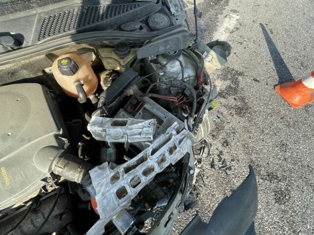 Сірий Рено Сімбол (Талія), об'ємом двигуна 1.4 л та пробігом 280 тис. км за 1000 $, фото 5 на Automoto.ua