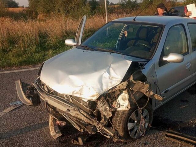 Сірий Рено Сімбол (Талія), об'ємом двигуна 1.4 л та пробігом 280 тис. км за 1000 $, фото 6 на Automoto.ua