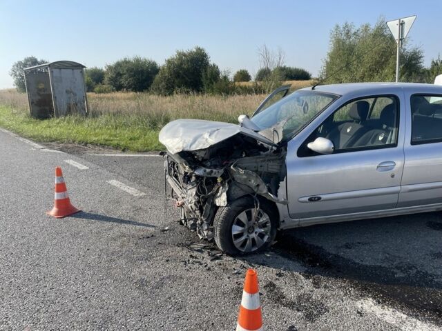 Сірий Рено Сімбол (Талія), об'ємом двигуна 1.4 л та пробігом 280 тис. км за 1000 $, фото 1 на Automoto.ua