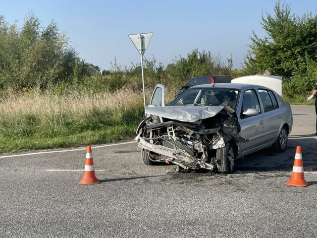 Сірий Рено Сімбол (Талія), об'ємом двигуна 1.4 л та пробігом 280 тис. км за 1000 $, фото 2 на Automoto.ua