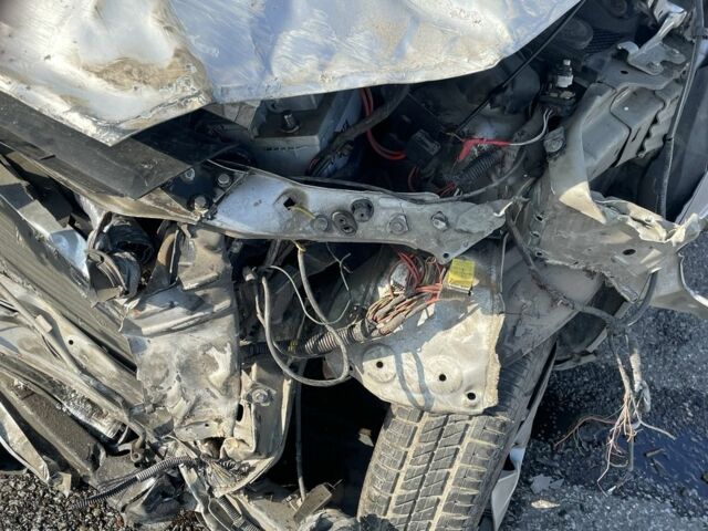 Сірий Рено Сімбол (Талія), об'ємом двигуна 1.4 л та пробігом 280 тис. км за 1000 $, фото 3 на Automoto.ua