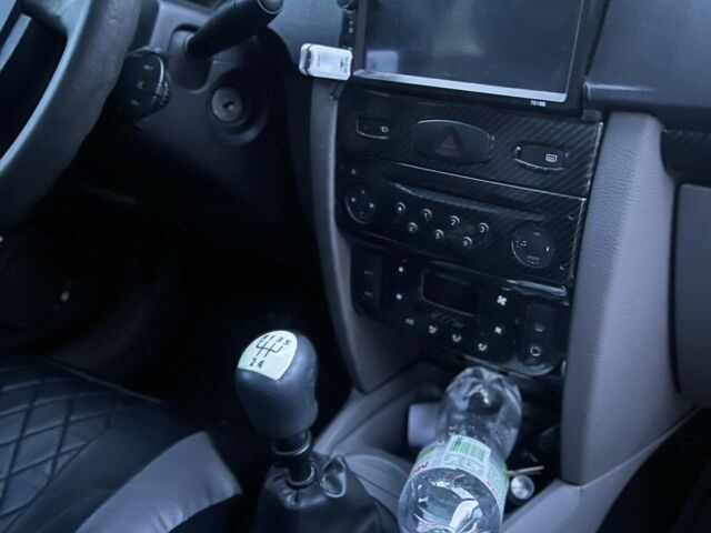 Серый Рено Симбол (Талия), объемом двигателя 1.4 л и пробегом 305 тыс. км за 3800 $, фото 6 на Automoto.ua