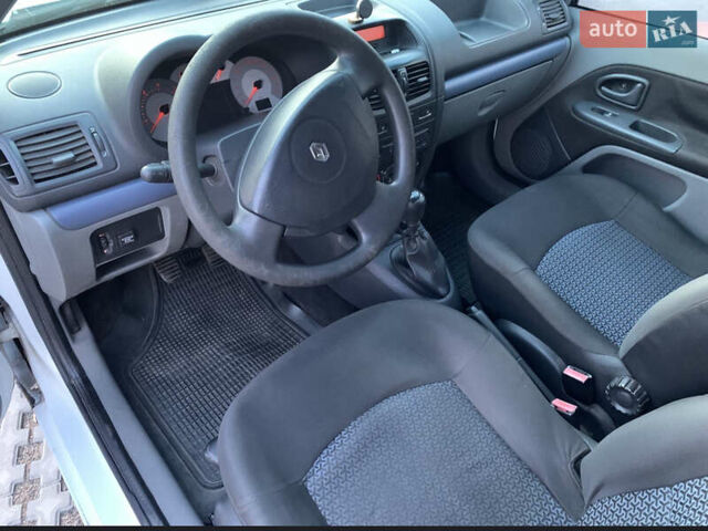 Білий Рено Сімбол, об'ємом двигуна 1.39 л та пробігом 236 тис. км за 2500 $, фото 1 на Automoto.ua