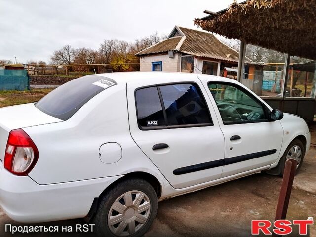 Белый Рено Симбол, объемом двигателя 1.4 л и пробегом 170 тыс. км за 2650 $, фото 3 на Automoto.ua