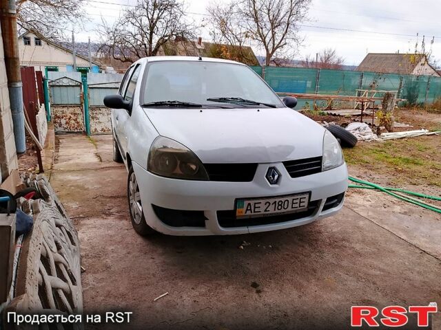 Белый Рено Симбол, объемом двигателя 1.4 л и пробегом 170 тыс. км за 2650 $, фото 8 на Automoto.ua