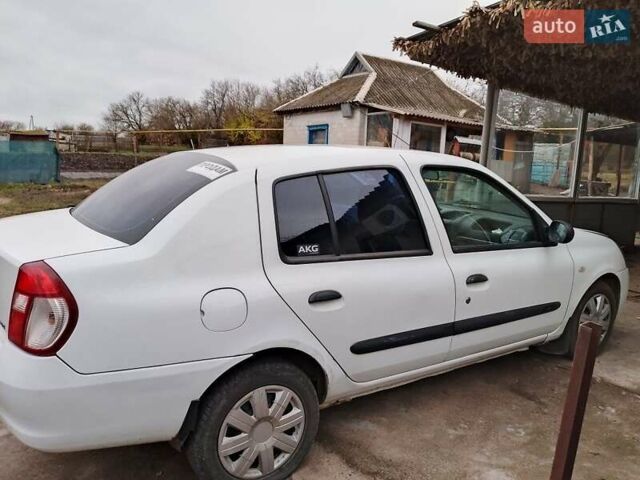 Белый Рено Симбол, объемом двигателя 1.4 л и пробегом 165 тыс. км за 2650 $, фото 3 на Automoto.ua