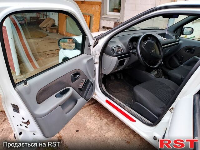 Белый Рено Симбол, объемом двигателя 1.4 л и пробегом 170 тыс. км за 2650 $, фото 5 на Automoto.ua