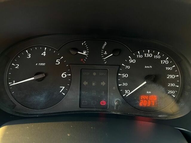 Белый Рено Симбол, объемом двигателя 1.39 л и пробегом 146 тыс. км за 5200 $, фото 20 на Automoto.ua