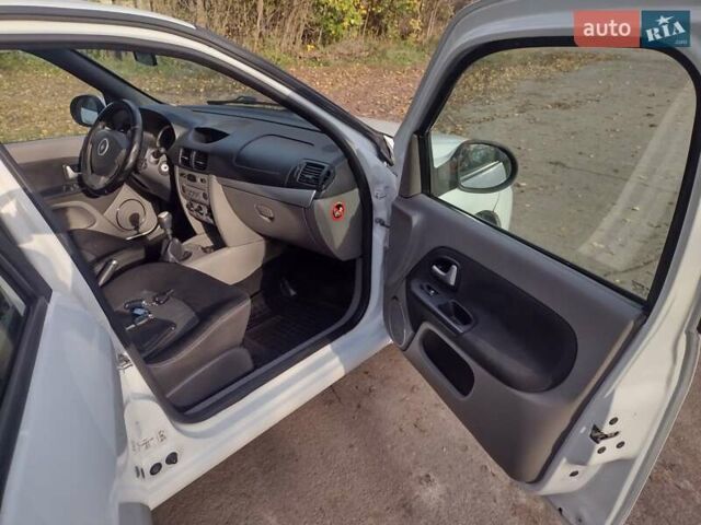 Рено Симбол 2010 в Виннице на Automoto.ua Белый Рено Симбол, объемом двигателя 1.39 л и пробегом 220 тыс. км за 3550 $, фото 14 на Automoto.ua