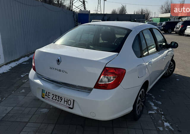 Белый Рено Симбол, объемом двигателя 1.4 л и пробегом 176 тыс. км за 4999 $, фото 3 на Automoto.ua