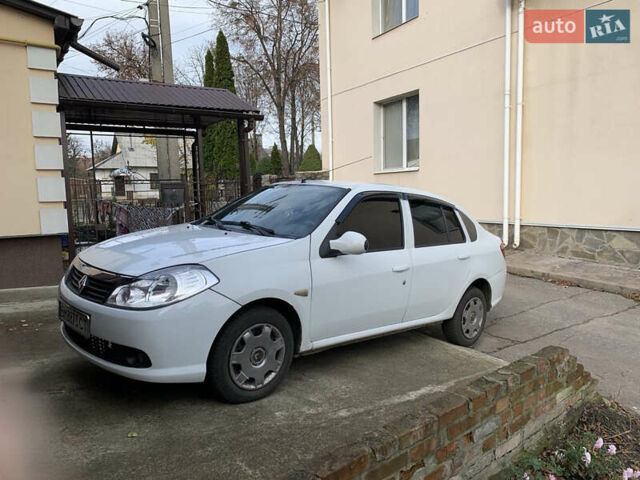 Белый Рено Симбол, объемом двигателя 1.4 л и пробегом 270 тыс. км за 4300 $, фото 4 на Automoto.ua