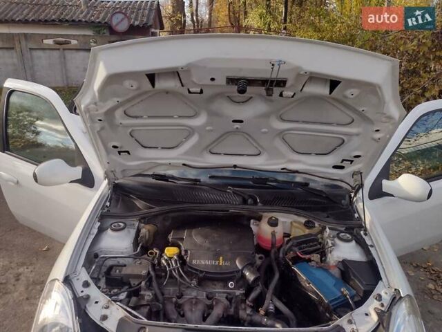 Рено Симбол 2010 в Виннице на Automoto.ua Белый Рено Симбол, объемом двигателя 1.39 л и пробегом 220 тыс. км за 3550 $, фото 16 на Automoto.ua