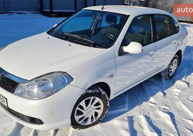 Білий Рено Сімбол, об'ємом двигуна 1.39 л та пробігом 175 тис. км за 4200 $, фото 2 на Automoto.ua