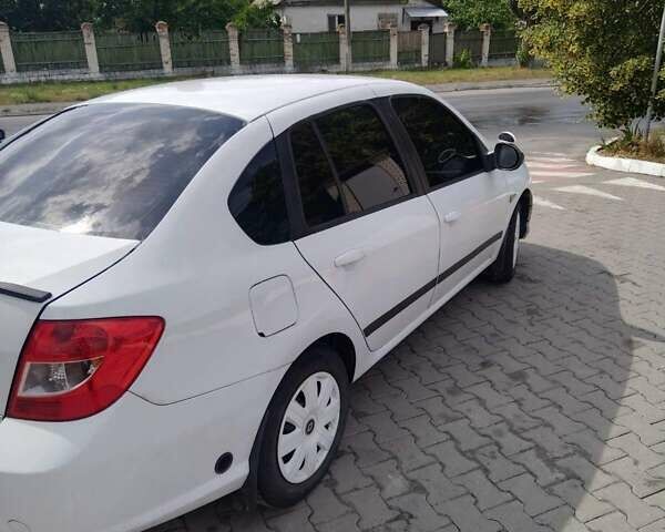 Білий Рено Сімбол, об'ємом двигуна 1.39 л та пробігом 270 тис. км за 4500 $, фото 4 на Automoto.ua