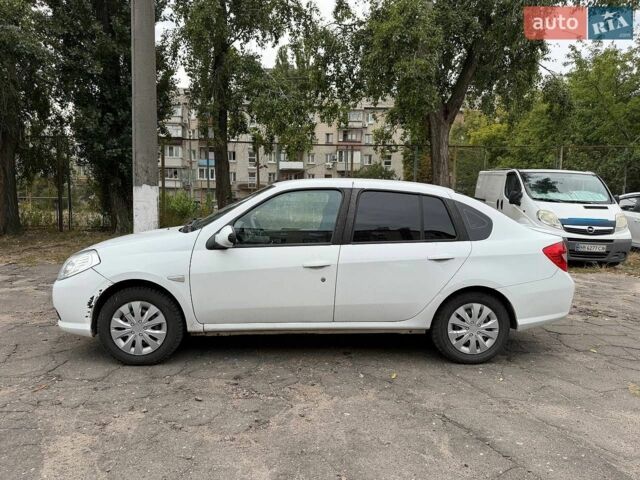 Белый Рено Симбол, объемом двигателя 1.39 л и пробегом 203 тыс. км за 4300 $, фото 4 на Automoto.ua