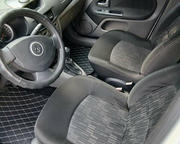 Рено Симбол 2011 в Одессе на Automoto.ua Белый Рено Симбол, объемом двигателя 1.39 л и пробегом 178 тыс. км за 3800 $, фото 3 на Automoto.ua