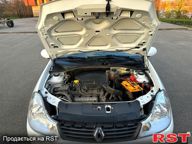 Белый Рено Симбол, объемом двигателя 1.4 л и пробегом 140 тыс. км за 3800 $, фото 12 на Automoto.ua