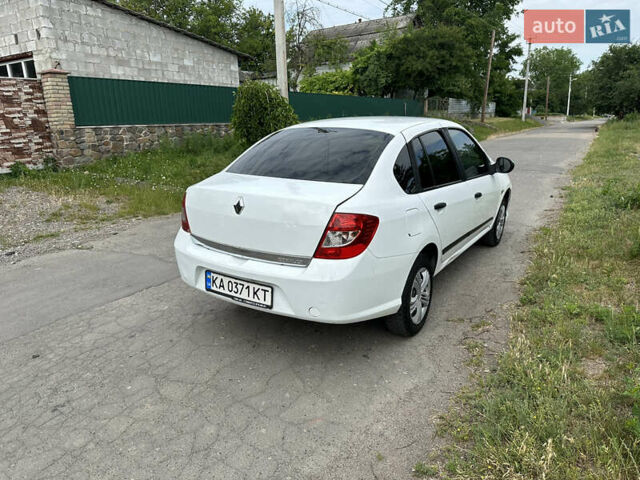 Белый Рено Симбол, объемом двигателя 1.2 л и пробегом 175 тыс. км за 4100 $, фото 6 на Automoto.ua
