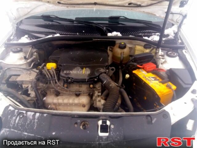 Белый Рено Симбол, объемом двигателя 1.4 л и пробегом 103 тыс. км за 3650 $, фото 7 на Automoto.ua