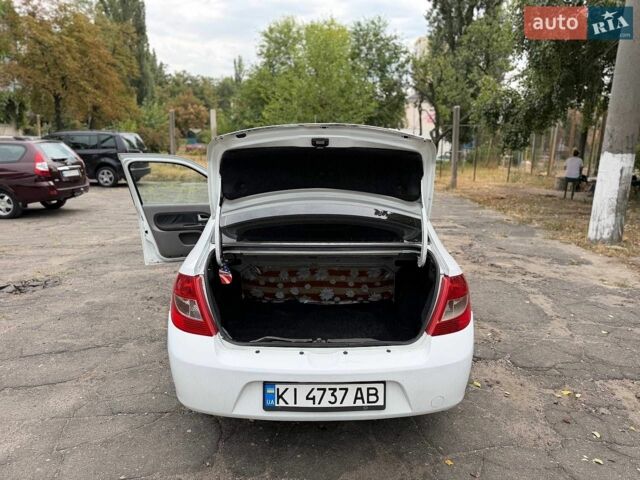 Белый Рено Симбол, объемом двигателя 1.39 л и пробегом 203 тыс. км за 4300 $, фото 14 на Automoto.ua