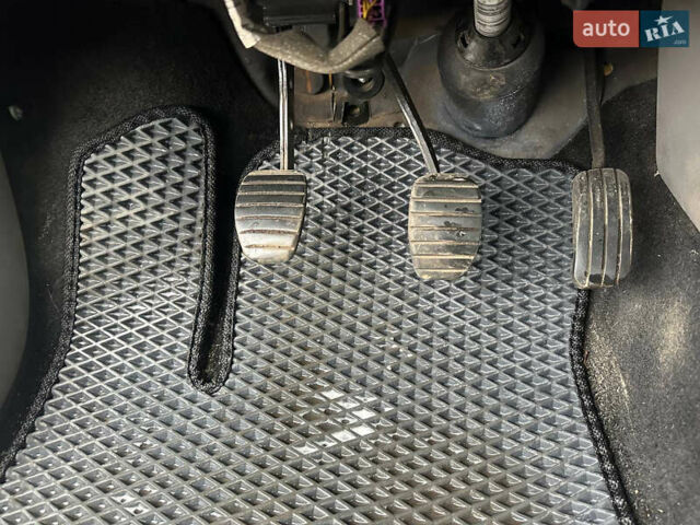 Білий Рено Сімбол, об'ємом двигуна 1.4 л та пробігом 163 тис. км за 4900 $, фото 36 на Automoto.ua