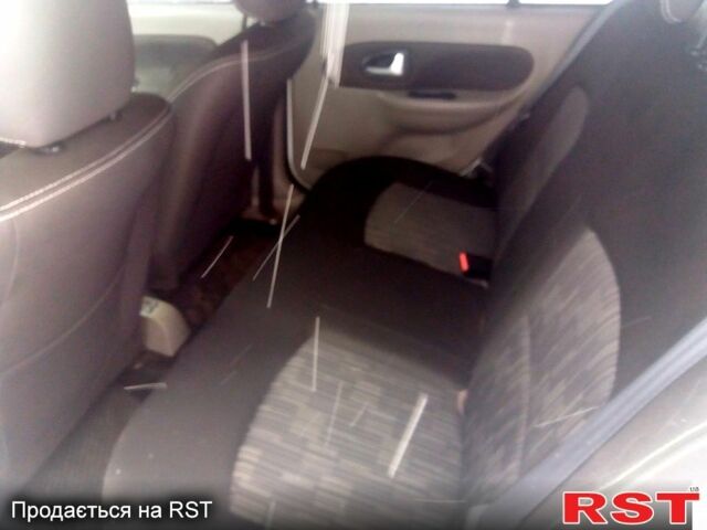 Белый Рено Симбол, объемом двигателя 1.4 л и пробегом 103 тыс. км за 3650 $, фото 8 на Automoto.ua