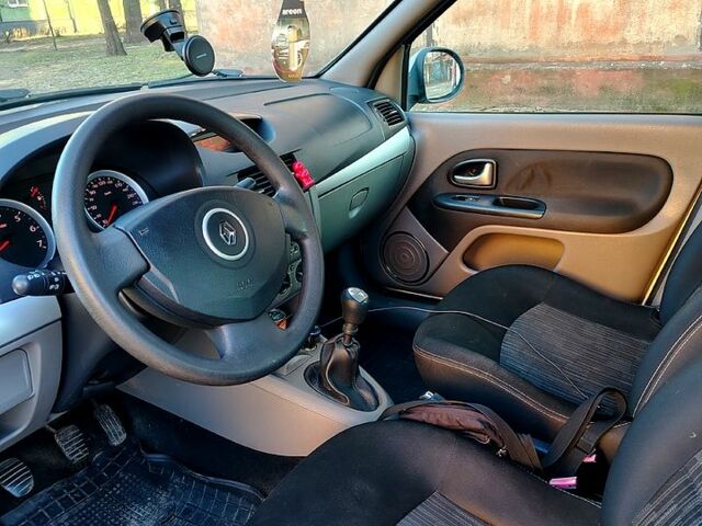 Белый Рено Симбол, объемом двигателя 1.4 л и пробегом 150 тыс. км за 3500 $, фото 1 на Automoto.ua