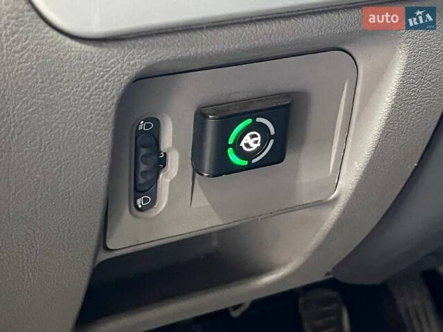 Белый Рено Симбол, объемом двигателя 1.6 л и пробегом 332 тыс. км за 3999 $, фото 12 на Automoto.ua