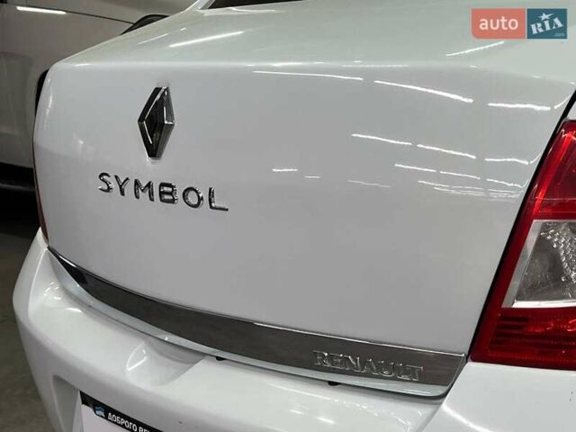 Белый Рено Симбол, объемом двигателя 1.6 л и пробегом 332 тыс. км за 3999 $, фото 7 на Automoto.ua