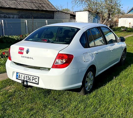Белый Рено Симбол, объемом двигателя 1.4 л и пробегом 0 тыс. км за 5000 $, фото 4 на Automoto.ua