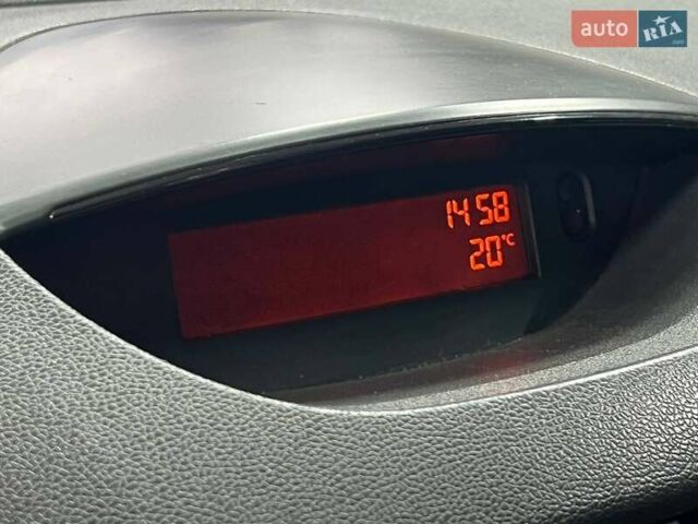 Белый Рено Симбол, объемом двигателя 1.6 л и пробегом 332 тыс. км за 3999 $, фото 15 на Automoto.ua