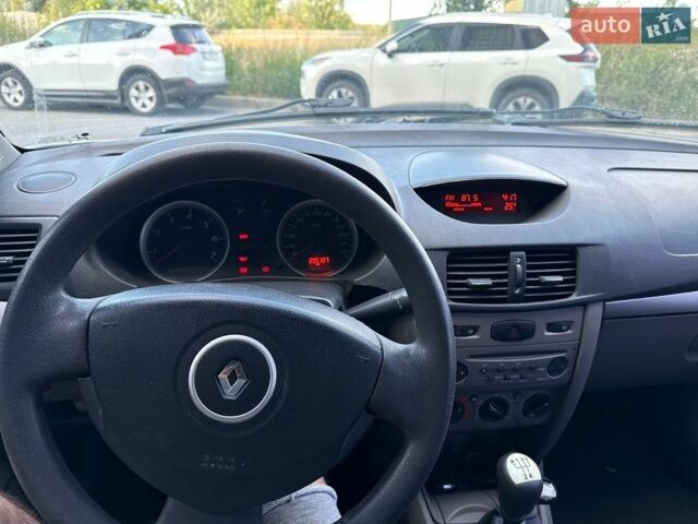 Білий Рено Сімбол, об'ємом двигуна 1.39 л та пробігом 200 тис. км за 3150 $, фото 5 на Automoto.ua