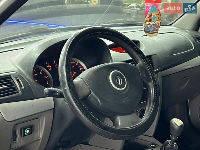 Белый Рено Симбол, объемом двигателя 1.6 л и пробегом 332 тыс. км за 3999 $, фото 10 на Automoto.ua