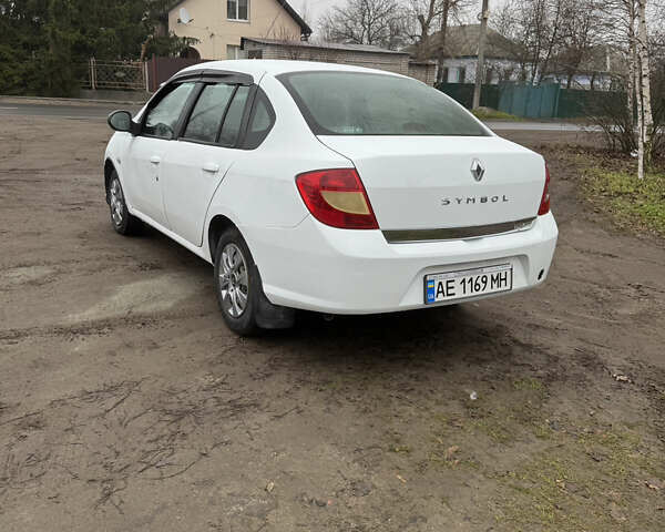 Белый Рено Симбол, объемом двигателя 1.39 л и пробегом 268 тыс. км за 3350 $, фото 2 на Automoto.ua