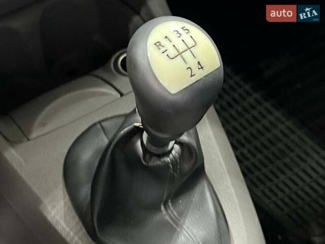 Белый Рено Симбол, объемом двигателя 1.6 л и пробегом 332 тыс. км за 3999 $, фото 18 на Automoto.ua