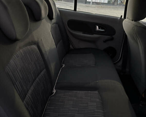 Білий Рено Сімбол, об'ємом двигуна 1.39 л та пробігом 258 тис. км за 2899 $, фото 16 на Automoto.ua