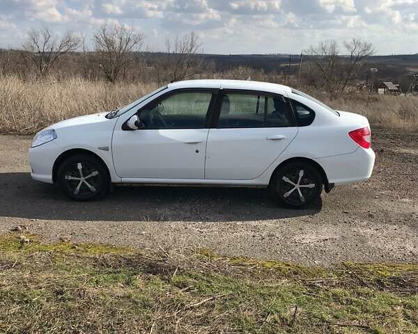 Рено Симбол 2012 в Ивано-Франковске на Automoto.ua Белый Рено Симбол, объемом двигателя 1.39 л и пробегом 162 тыс. км за 5000 $, фото 4 на Automoto.ua