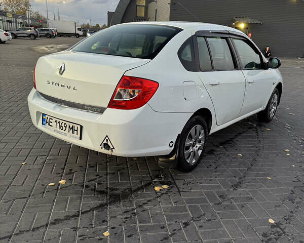 Білий Рено Сімбол, об'ємом двигуна 1.39 л та пробігом 258 тис. км за 2899 $, фото 4 на Automoto.ua