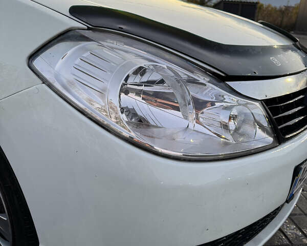 Білий Рено Сімбол, об'ємом двигуна 1.39 л та пробігом 258 тис. км за 2899 $, фото 8 на Automoto.ua