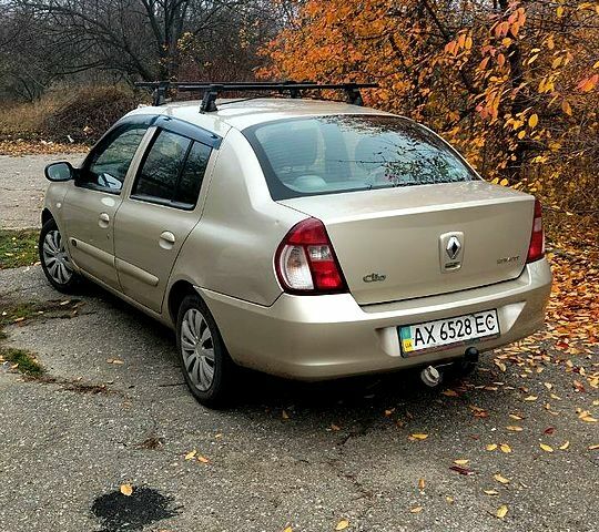 Бежевый Рено Симбол, объемом двигателя 1.4 л и пробегом 301 тыс. км за 3100 $, фото 4 на Automoto.ua