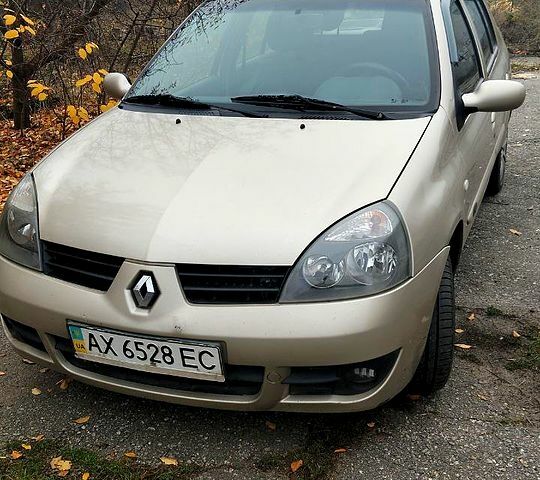 Бежевый Рено Симбол, объемом двигателя 1.4 л и пробегом 301 тыс. км за 3100 $, фото 1 на Automoto.ua