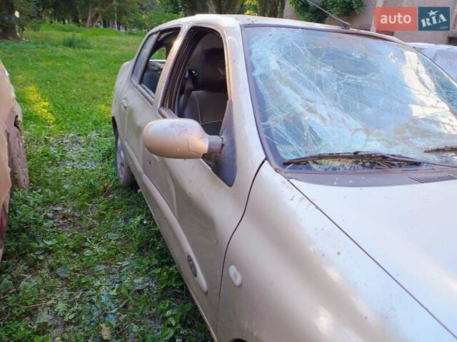 Бежевий Рено Сімбол, об'ємом двигуна 1.39 л та пробігом 240 тис. км за 1350 $, фото 10 на Automoto.ua