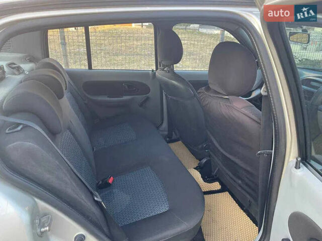 Бежевий Рено Сімбол, об'ємом двигуна 1.39 л та пробігом 83 тис. км за 4500 $, фото 1 на Automoto.ua