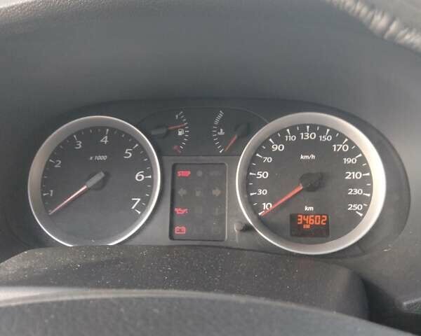 Бежевый Рено Симбол, объемом двигателя 1.4 л и пробегом 34 тыс. км за 5800 $, фото 3 на Automoto.ua