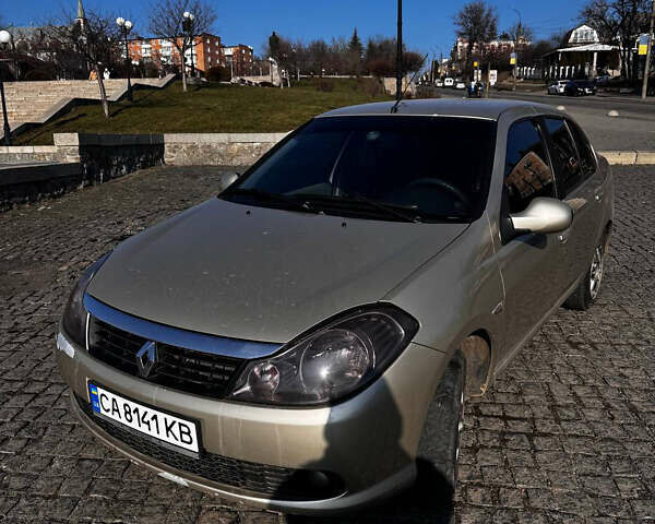 Бежевый Рено Симбол, объемом двигателя 1.39 л и пробегом 200 тыс. км за 3500 $, фото 1 на Automoto.ua